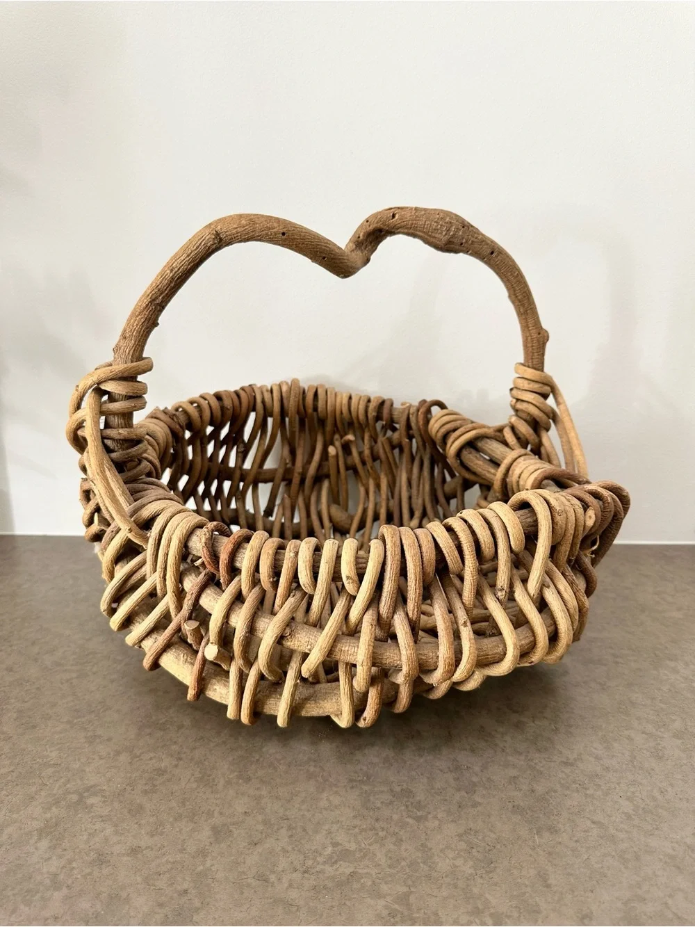 Primitive Natural Woven Thick Vine Basket with Handle - Tan Asymmetrical Gather